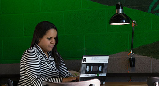 international-student-on-computer-studying